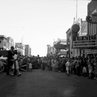 Main_Street_Crowd_488.jpg